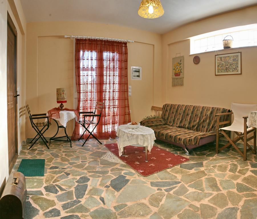 Evaland Traditional Houses Tarti Rom bilde