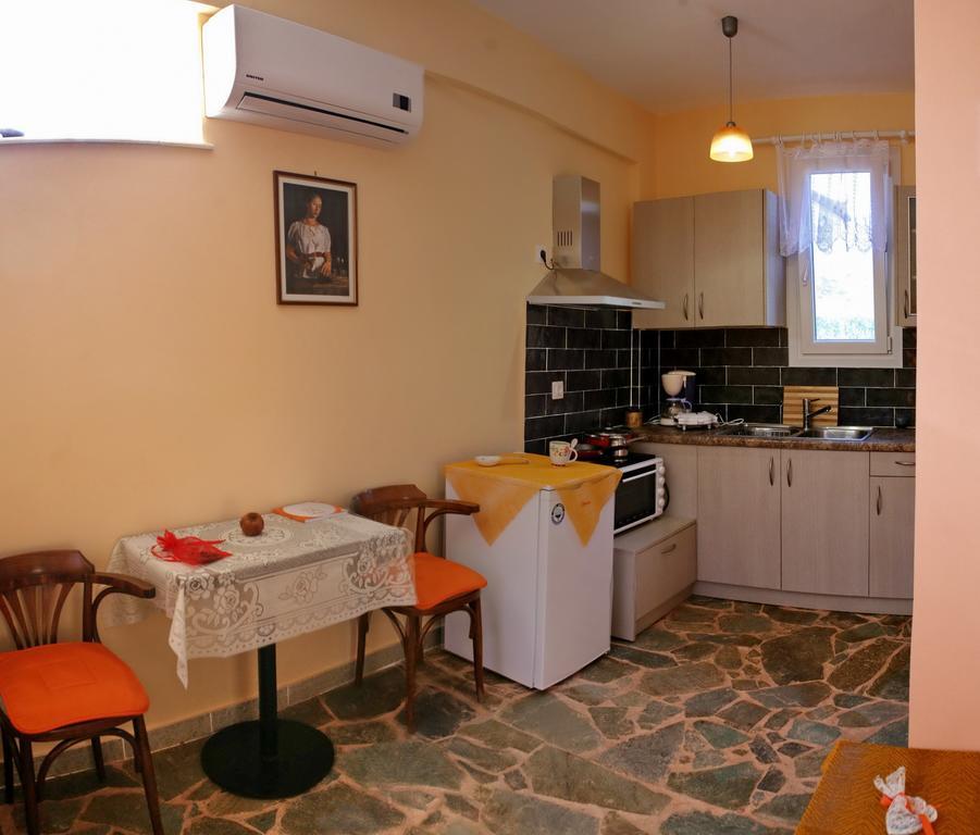 Evaland Traditional Houses Tarti Rom bilde