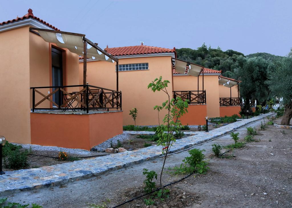 Evaland Traditional Houses Tarti Rom bilde